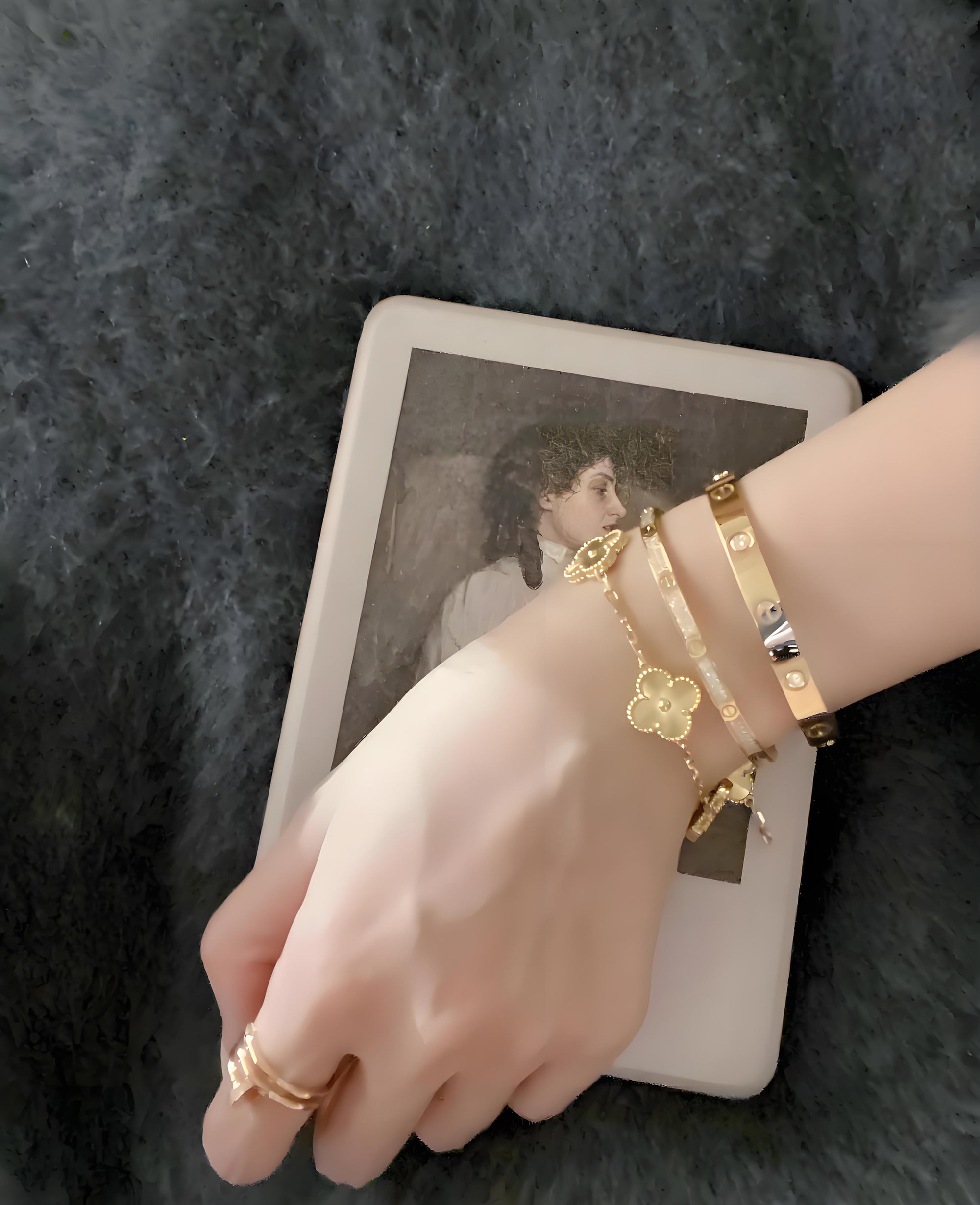 Fashion accessories